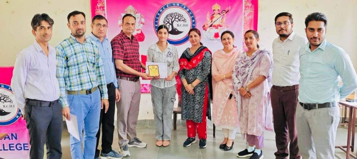 डॉ. संतोष राजपुरोहित बोले-जीवन का दर्पण है साहित्य
